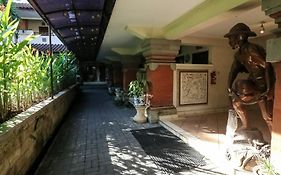 Legian Beach Hotel
